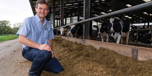 XLVets member Julian Allen wins Farmers Weekly Livestock Adviser of the Year